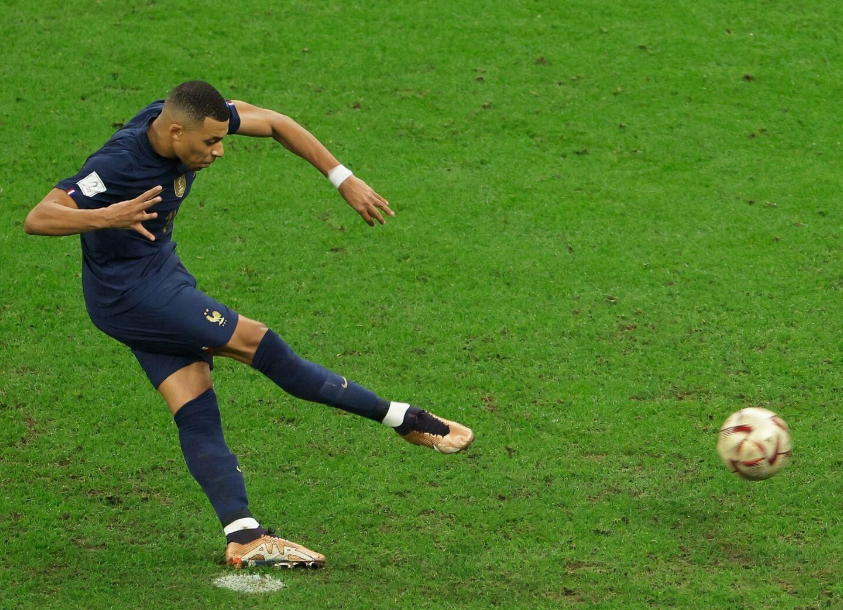 姆巴佩伤缺欧冠，阿韦洛亚面临阵容抉择困境