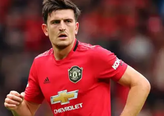 马奎尔降薪续约曼联：忠诚坚守与球队战略的双向奔赴